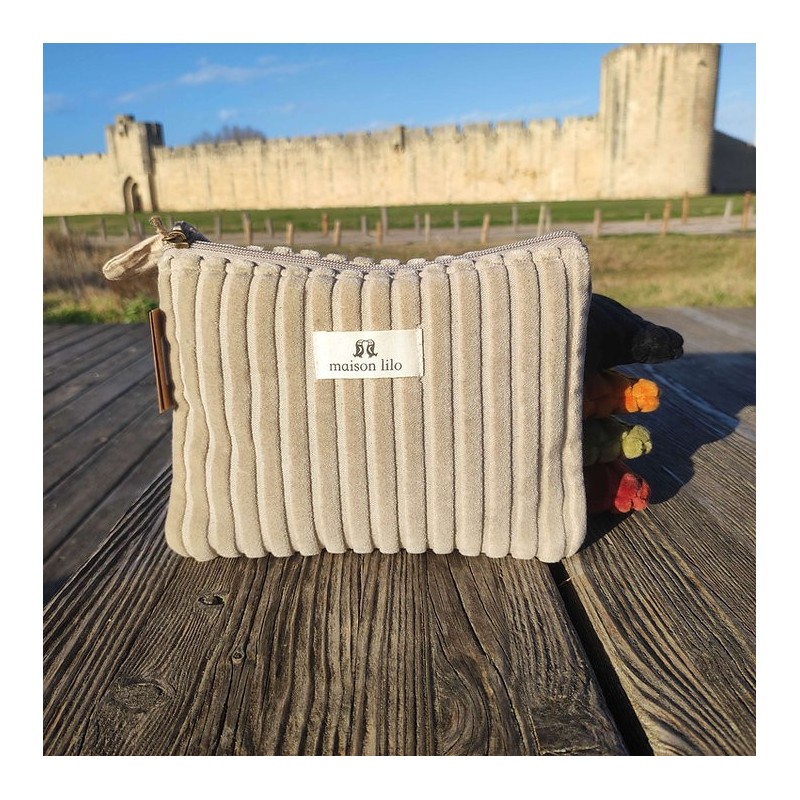 Pochette en velours côtelé